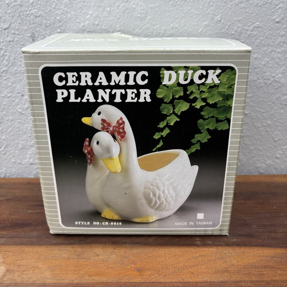 Vintage White Porcelain Ceramic Double Duck 6" Planter